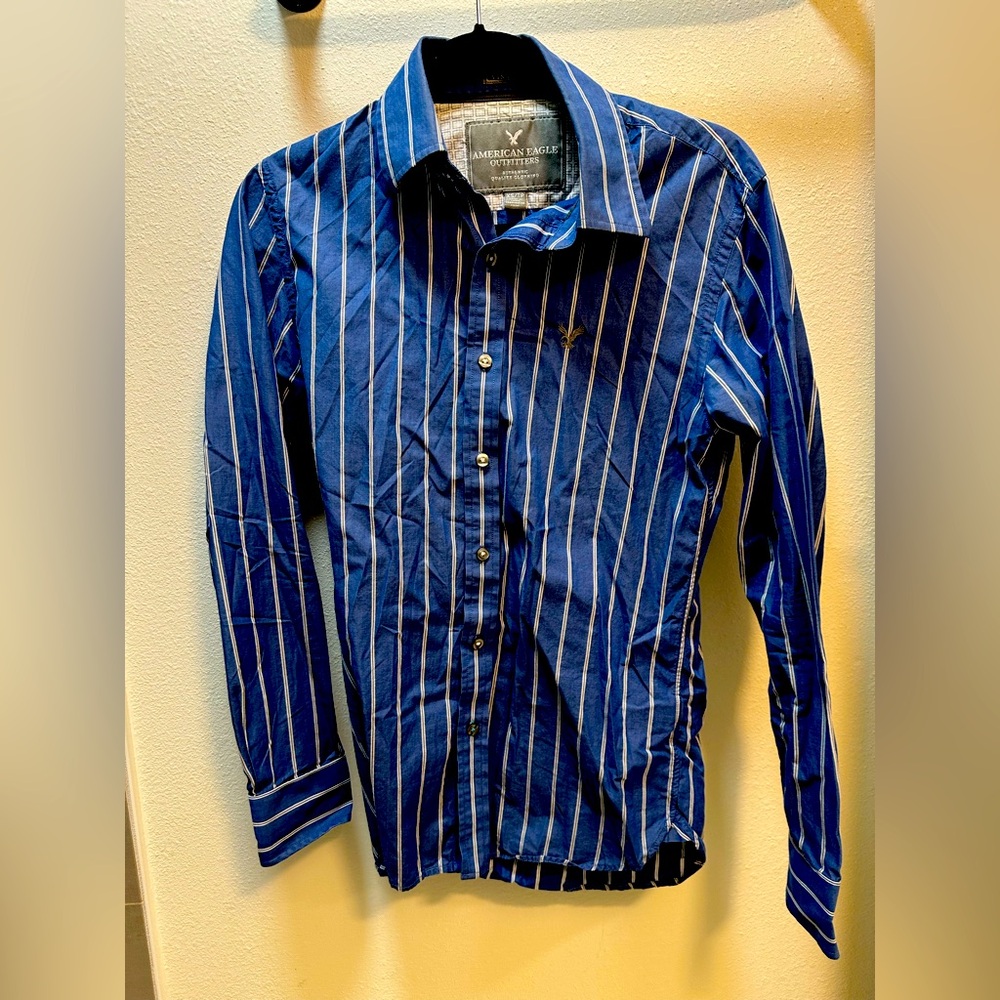 American Eagle long sleeve button down - blue and white stripe. XS
